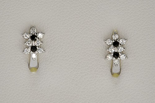 Ezüst gyerek fülbevaló - Virág köves