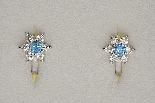 Ezüst gyerek fülbevaló - Virág kék köves