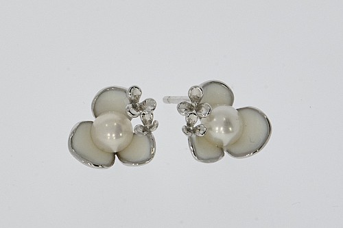 Ezüst fülbevaló - Virág gyönggyel